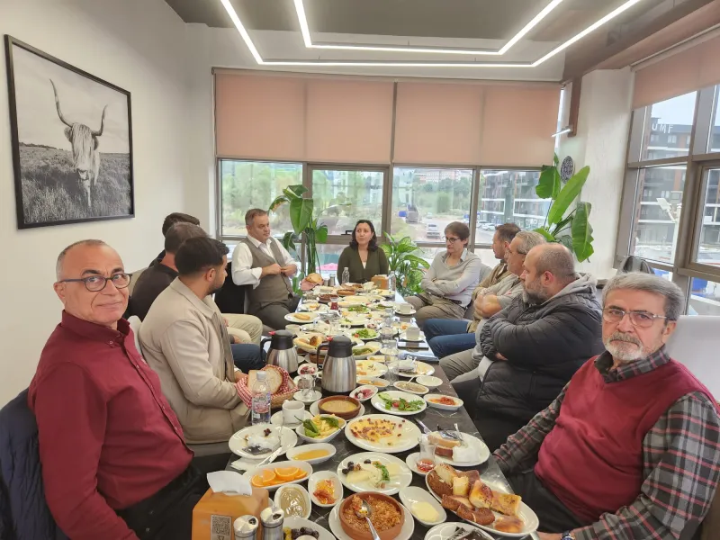 ŞUBEMİZ İLE ÜYE İŞYERİ TEMSİLCİLERİMİZ KAHVALTIDA BULUŞTU