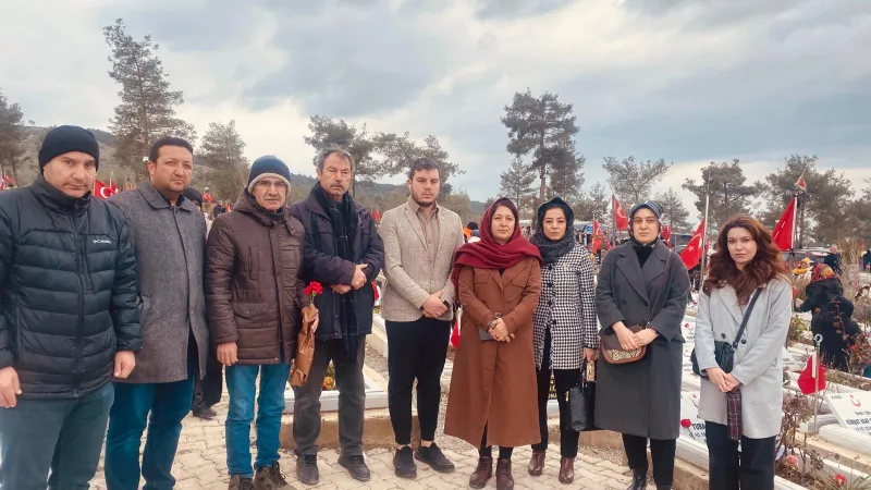 ŞUBE YÖNETİM KURULUMUZ, KAHRAMANMARAŞ KAPIÇAM ŞEHİTLİĞİ’NDE DEPREMDE HAYATINI KAYBEDEN MESLEKTAŞLARIMIZI, VEFAT EDENLERİ DUALARLA ANDI.