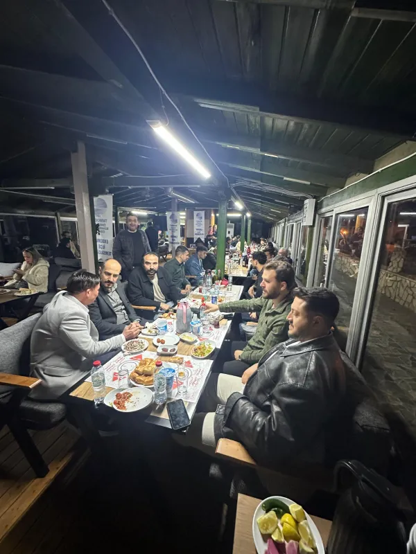 EMO MERSİN YÖNETİM KURULU OLARAK ERDEMLİ VE SİLİFKE’DE BULUNAN ÜYELERİMİZLE DÜZENLENEN YEMEK ORGANİZASYONUNDA BİR ARAYA GELDİK.
