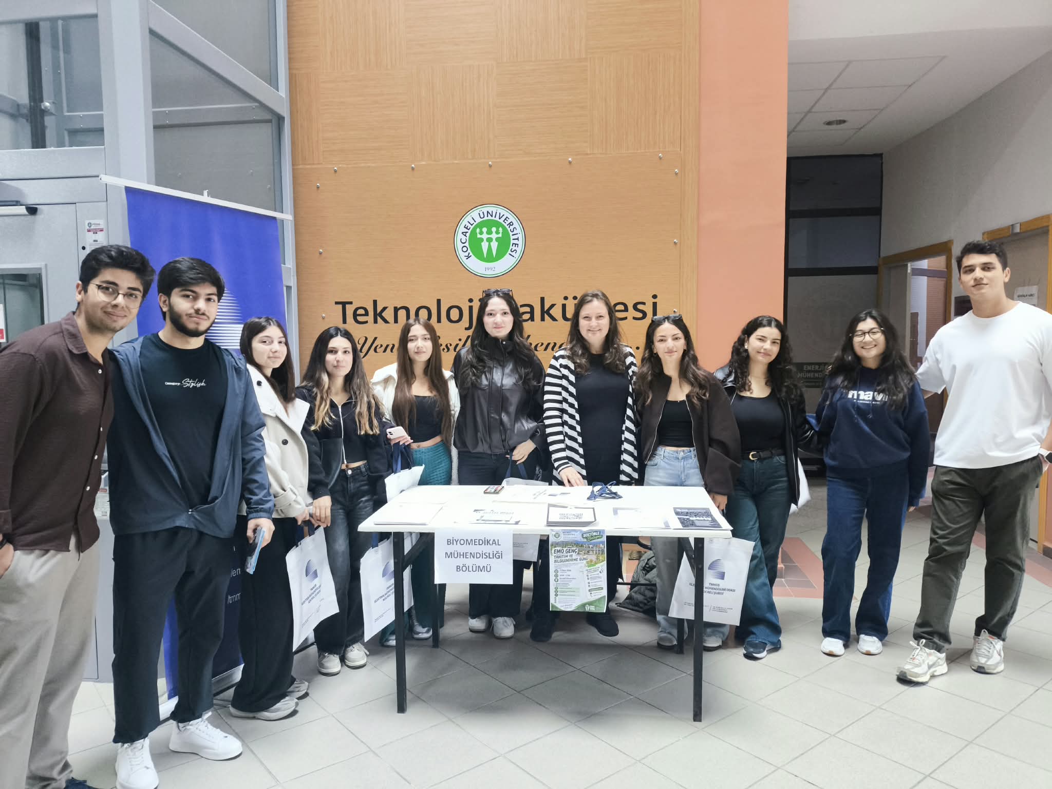KOCAELİ ÜNİVERSİTESİ TEKNOLOJİ FAKÜLTESİNDE EMO-GENÇ STANDI AÇILDI