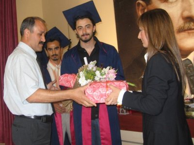 OMÜ MÜHENDİSLİK FAKÜLTESİ
ELEKTRİK-ELEKTRONİK BÖLÜMÜ 2006 MEZUNİYET TÖRENİ