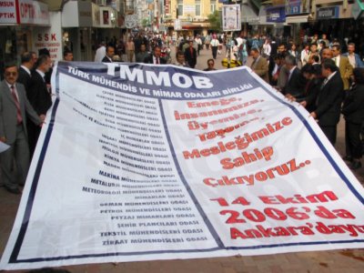 KONAK ÖNÜNDE, BÜYÜK TMMOB PANKARTI AÇIYORUZ!