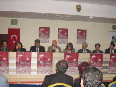 ANTALYA CUMHURİYETİNE SAHİP ÇIKIYOR.