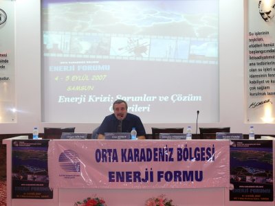 ORTA KARADENİZ BÖLGESİ ENERJİ FORUMU İKİNCİ GÜN ÖĞLEDEN SONRA "ENERJİ KRİZİ : SORUNLAR VE ÇÖZÜM ÖNERİLERİ" BAŞLIKLI PANEL DÜZENLENDİ