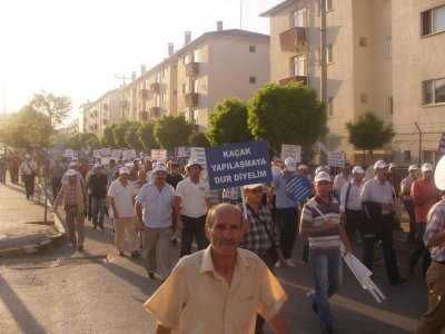 17 AĞUSTOS 1999 DEPREMİ YILDÖNÜMÜ ETKİNLİKLERİ KAPSAMINDA "DEPREME DUYARLILIK YÜRÜYÜŞÜ" GERÇEKLEŞTİRİLDİ