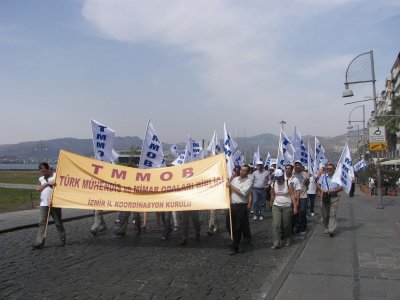 EMEK VE DEMOKRASİ MİTİNGİNDE ONBİNLER "12 EYLÜL DÜZENİNE SON" DEDİ