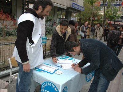 ÖKP ANKARA BİLEŞENLERİ ÖZELLEŞTİRME KARŞITI İMZA KAMPANYASI SÜRÜYOR