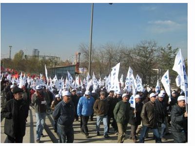 ONBİNLER SIHHİYE MEYDANI`NA SIĞMADI