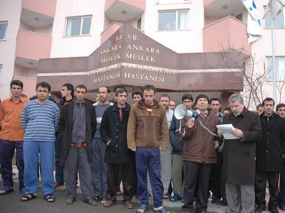 ANKARA EMEK VE MESLEK ÖRGÜTLERİ PLAFORMUNDAN KOT TAŞLAMA İŞÇİLERİNE DESTEK EYLEMİ