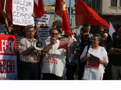 TUZLA TERSANELERİNDEKİ ÖLÜMLER PROTESTO EDİLDİ