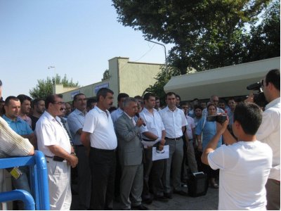 DİCLE EDAŞ'IN ÖZELLEŞTİRİLMESİ İLE İLGİLİ BİR BASIN AÇIKLAMASI DÜZENLENDİ.