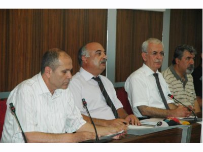 EMO'DAN BASKILARA KARŞI DİK DURUŞ