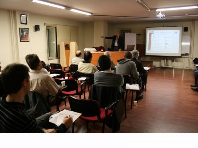 UYGULAMALI ÖRNEKLERLE ENERJİ KALİTESİ SORUNLARI VE ÇÖZÜMLERİ SEMİNERİ YAPILDI