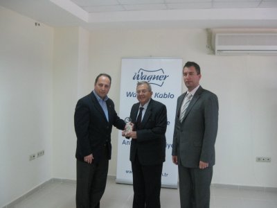 ANTALYA ŞUBE`NİN İLK ÜYESİNE 50 YIL PLAKETİ