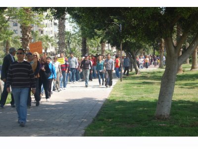 NÜKLEER SANTRALE KARŞI İNSAN ZİNCİRİ