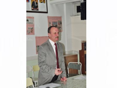 YENİMAHALLE ATATÜRK İLKÖĞRETİM OKULU ÖĞRENCİ VELİLERİNE “ELEKTRİK, SU, ISI VERİMLİLİĞİ VE TASARRUFU” SUNUMU YAPILDI