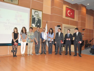 BAŞKENT ÜNİVERSİTESİ MÜHENDİSLİK FAKÜLTESİ`NDE MEZUNİYET SEVİNCİ