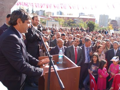 AKIN ÖZDEMİR VE ELEKTRİK MÜHENDİSLERİ ODASI PARKI AÇILDI.