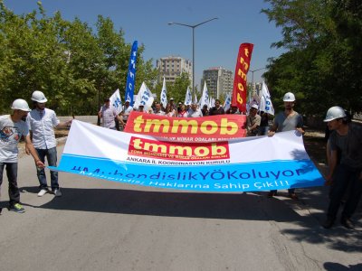 TEKNİK ÖĞRETMENLERE MÜHENDİSLİK UNVANI VERİLMESİNE YÖK`ÜN ÖNÜNDE PROTESTO