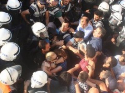 ARKADAŞLARIMIZI HEMEN SERBEST BIRAKIN