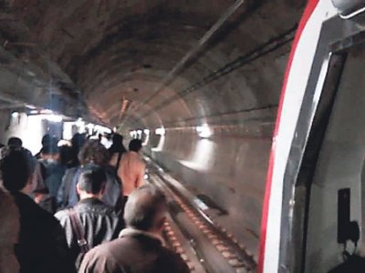 BASIN AÇIKLAMAMIZ:
MARMARAY PROJESİ NEDENİYLE CİDDİ BİR ZARARA UĞRAMAMASI HEPİMİZ İÇİN SEVİNÇ KAYNAĞIDIR