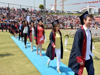 OMÜ 2013-2014 ÖĞRETİM YILI MEZUNİYET TÖRENİ YAPILDI