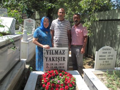 YILMAZ YAKIŞIR MEZARI BAŞINDA ANILDI