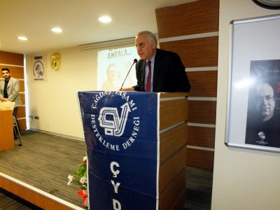 GAZETECİLİK VE SİYASET KONULU KONFERANS YAPILDI
