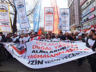 TMMOB TORBA YASAYA KARŞI OLAĞANÜSTÜ KONGRESİNİ TOPLAYIP KIZILAYA YÜRÜDÜ