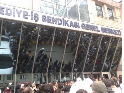 EMO ADANA ŞUBE OLARAK TMMOB`NİN OLAĞANÜSTÜ DİRENİŞİNE DESTEK İÇİN ANKARADAYDIK