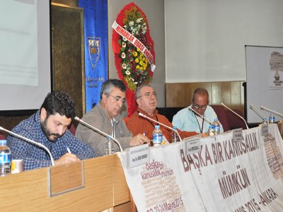 BAŞKA BİR KAMUSALLIK MÜMKÜN ÇALIŞTAYI 2. GÜN KAMUSAL VE TOPLUMSAL HAKLAR, KAMUSAL ALAN VE PLÂNLAMA,SINIF PERSFEKTİFİ İLE KAMUSAL ALANA BAKIŞ, ÖZELLEŞTİRME KAMULAŞTIRMA TOPLUMSALLAŞTIRMA-1 KONULARI ELE ALINDI