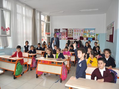 ENERJİ HAFTASI ETKİNLİKLERİ KAPSAMINDA HÜRRİYET İLKÖĞRETİM OKULUNDA SUNUM YAPILDI