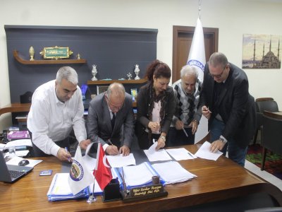 AFYONKARAHİSAR EMİRDAĞ BELEDİYESİ İLE SAĞLIKLI KENTLEŞME, NİTELİKLİ YAPILAŞMA, KÜLTÜREL, TARİHİ VE DOĞAL ÇEVRE DEĞERLERİNİN KORUNARAK GELİŞTİRİLMESİ İÇİN ORTAK MESLEKİ DENETİM VE TEKNİK İŞBİRLİĞİ PROTOKOLÜ İMZALANDI