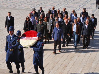 EMO ANTALYA ŞUBESİ ANITKABİR`DEYDİ!