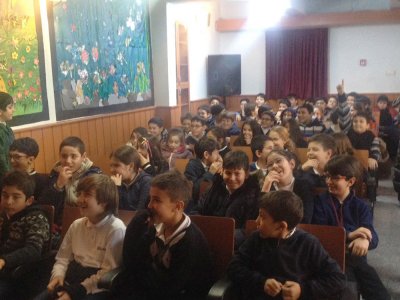 ENERJİ HAFTASI ETKİNLİKLERİ KAPSAMINDA ULUBATLI HASAN İLKÖĞRETİM OKULU`NDA SUNUM YAPILDI