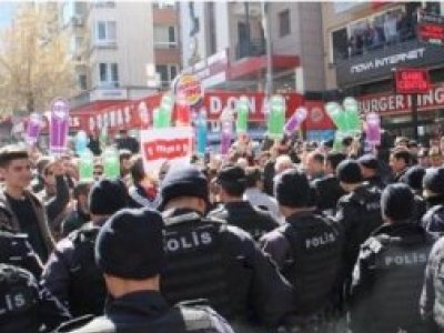 TMMOB ÜYELERİ PROVOKASYONA GEÇİT VERMEDİ