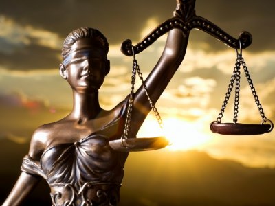 `YÖNETMELİĞE DAYANAK OLUŞTURULMASI İÇİN YAPILAN YASAL DÜZENLEME ANAYASAYA AYKIRI`