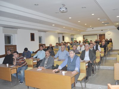 MÜHENDİSLİK GELİŞTİRME EĞİTİMLERİ (MÜGE) GÜZ DÖNEMİ KAPSAMINDA ALÇAK GERİLİM TESİSLERİNDE NÖTR KESİLMELERİ VE SONUÇLARI SEMİNERİ DÜZENLENDİ