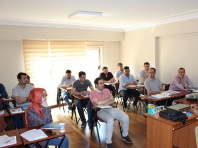 ELEKTRİK TESİSLERİNDE TOPRAKLAMALAR EĞİTİMİ DÜZENLENDİ