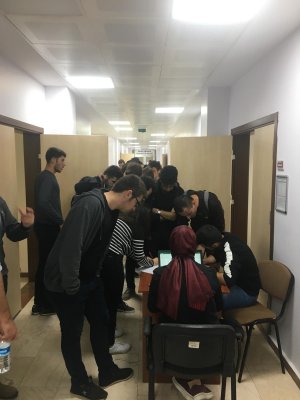 EMO SAKARYA TEMSİLCİLİĞİ TARAFINDAN SAKARYA UYGULAMALI BİLİMLER ÜNİVERSİTESİ MÜHENDİSLİĞE HAZIRLIK SEMİNERİNİN İLKİ GERÇEKLEŞTİRİLDİ.