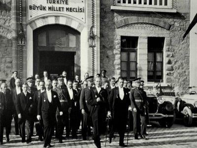23 NİSAN ULUSAL EGEMENLİK VE ÇOCUK BAYRAMINI KUTLUYORUZ