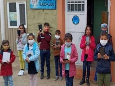 ÇOCUKLARIMIZIN GELECEĞİ İÇİN UZAKTAN EĞİTİM İHTİYAÇLARI DEVLET TARAFINDAN KARŞILANSIN