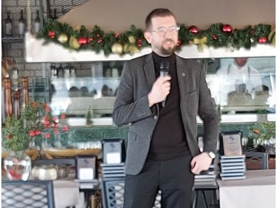 MESLEKTE ONUR YILINI DOLDURAN ÜYELERİMİZE  PLAKETLERİ TAKDİM EDİLDİ.