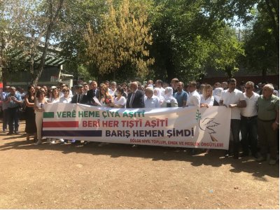 SİVİL TOPLUM, EMEK VE MESLEK ÖRGÜTLERİ`NDEN 1 EYLÜL DÜNYA BARIŞ GÜNÜ AÇIKLAMASI: BARIŞ HEMEN ŞİMDİ!YAŞASIN BARIŞ.BİJİ AŞİTİ..
