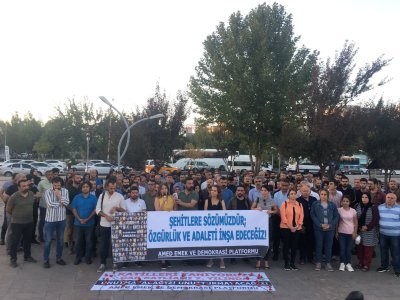 10 EKİM`İ UNUTMAYACAĞIZ..10 EKİM`İN YILDÖNÜMÜNDE DEVRİM ŞEHİTLERİ VE BARIŞ SAVUNUCULARI İÇİN BASIN AÇIKLAMASI YAPILDI