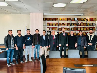 ELEKTRİK MÜHENDİSLERİ ODASI MERSİN ŞUBE BAŞKANI DOÇ. DR. ALKAN ALKAYA VE YÖNETİM KURULU ÜYELERİ ERDEMLİ BELEDİYE BAŞKANIMIZ SN. MÜKERREM TOLLU`YU MAKAMINDA ZİYARET ETTİ.