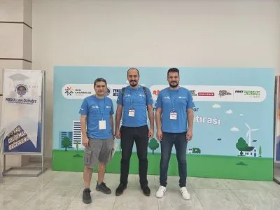BİLİM KAHRAMANLARI DERNEĞİ TARAFINDAN DÜZENLENEN VE ENERJİSANIN DESTEKLEDİĞİ MERSİN FIRST LEGO LEAGUE CHALLENGE ENERJİ TEMALI ROBOT TURNUVASINDA JÜRİ ÜYELİĞİ YAPTIK