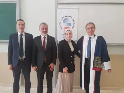 ŞUBE YÖNETİM KURULUMUZ, BİLECİK ŞEYH EDEBALİ ÜNİVERSİTESİ MEZUNLARINA ROZETLERİNİ TAKDİM ETTİ
