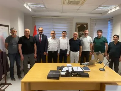EMO MERSİN ŞUBE YONETİM KURULU VE NİGDE İL TEMSİLCİLERİ OLARAK NİĞDE TÜRK TELEKOM MÜDÜRÜ SN. ERHAN BALIK`I  ZİYARET ETTİK