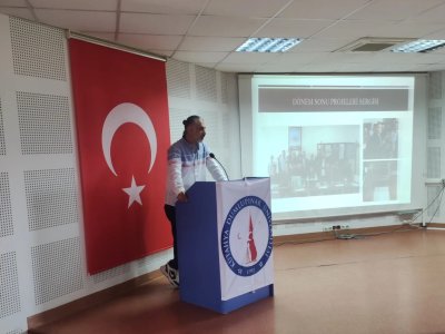 ŞUBE YÖNETİM KURULUMUZ, KÜTAHYA DUMLUPINAR ÜNİVERSİTESİ MEZUNLARINA ROZETLERİNİ TAKDİM ETTİ